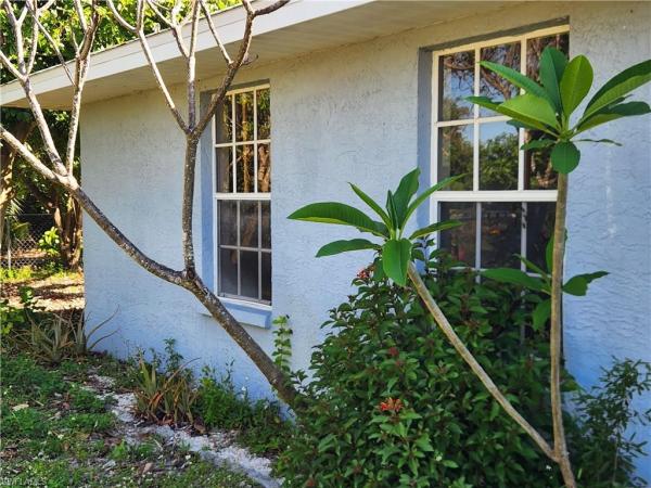 Country Club Estates, 132 Dania Cir, Lehigh Acres, Florida 33936, image 2