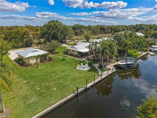 Dun Rovn Village, 1910 Oak Dr, Alva, Florida 33920, image 2