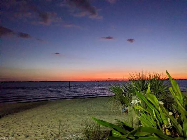 Cape Coral, 1305 37th Ter, Cape Coral, Florida 33904, image 2