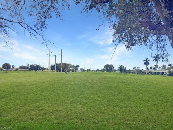 1398 Myerlee Country Club Blvd, Fort Myers, Florida 33919, image 1