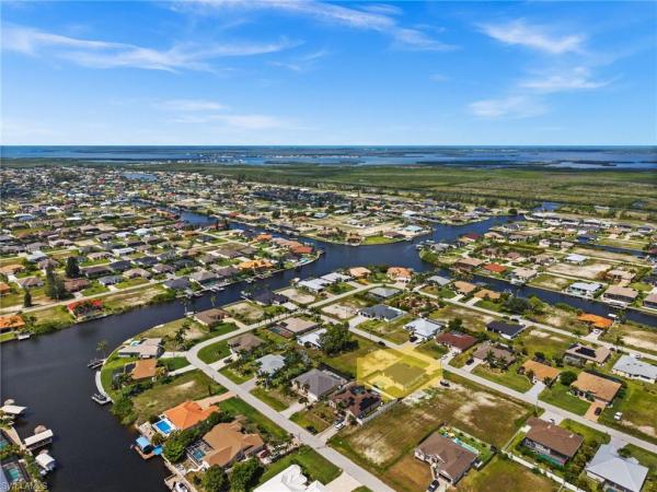 Cape Coral Residential, 415 37th Ave, Cape Coral, Florida 33993, image 1
