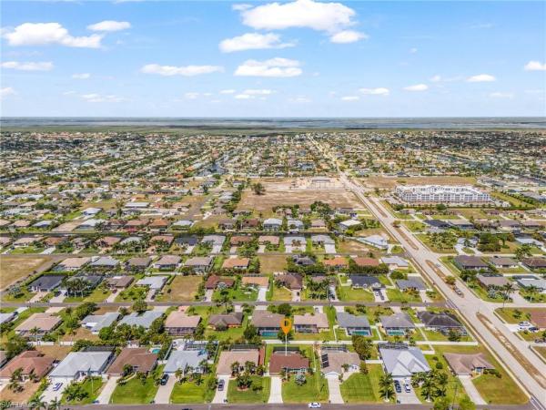 Cape Coral Residential, 4302 18th Pl, Cape Coral, Florida 33914, image 2