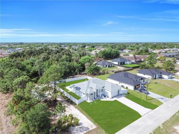 Lehigh Acres, 2703 SW 34th St, Lehigh Acres, Florida 33976, image 3