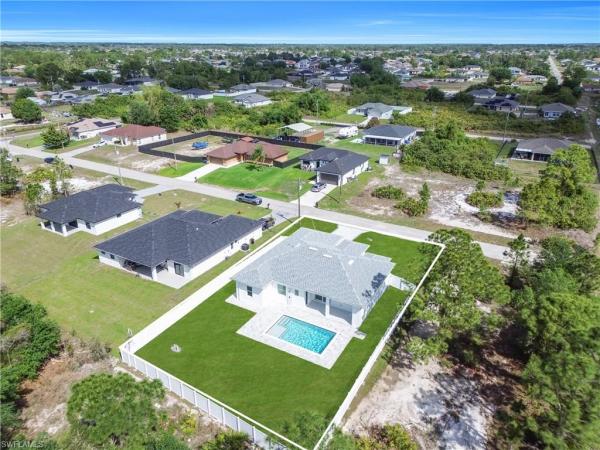 Lehigh Acres, 2703 SW 34th St, Lehigh Acres, Florida 33976, image 2