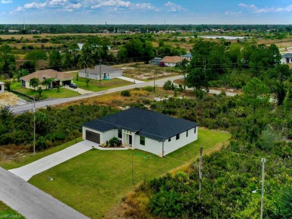 Lehigh Acres, 637 E Cardinal St, Lehigh Acres, Florida 33974, image 3