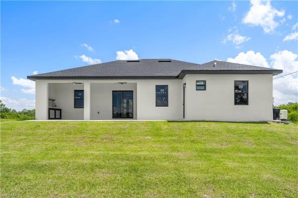 Lehigh Acres, 1511 Roosevelt Ave, Lehigh Acres, Florida 33972, image 2