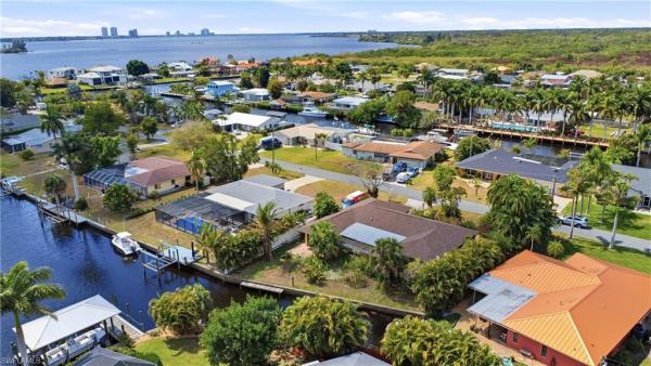 Yacht Club Colony, 2204 Channel Way, North Fort Myers, Florida 33917, image 3