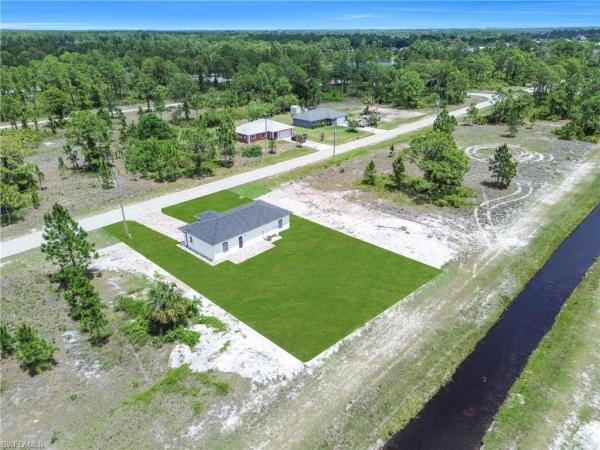 Lehigh Acres, 1042 Darlington St, Lehigh Acres, Florida 33974, image 1