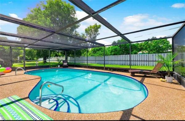 Cape Coral, 2206 4th St, Cape Coral, Florida 33990, image 1