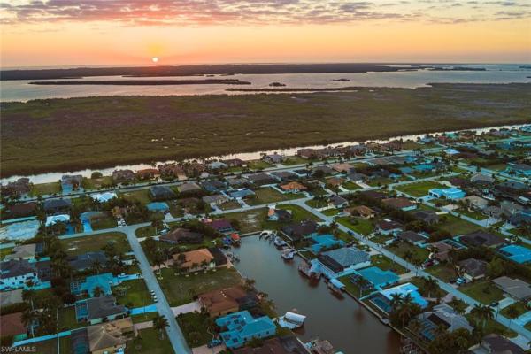 Cape Coral, 2828 33rd Ter, Cape Coral, Florida 33914, image 1