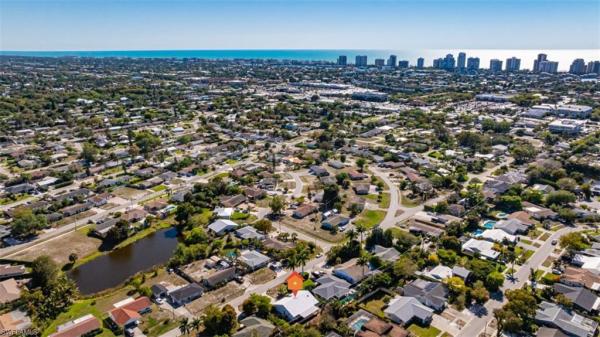 Naples Twin Lakes, 1337 Alhambra Cir, Naples, Florida 34103, image 2