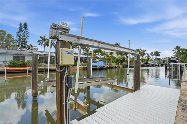 Royal Harbor, 1590 Sandpiper St, Naples, Florida 34102, image 2