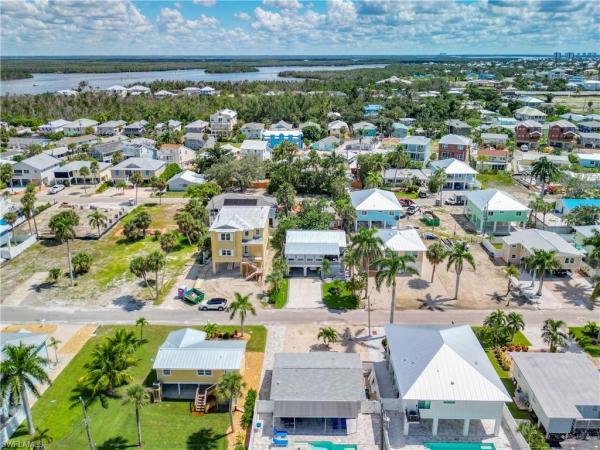 170 Pearl St, Fort Myers Beach, Florida 33931, image 1