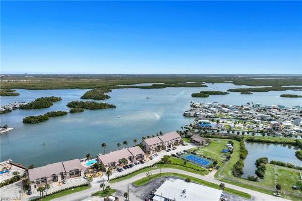 Sportsman's Cove Yacht & Racquet Club, 896 Buttonwood Dr #108, Fort Myers Beach, Florida 33931, image 3