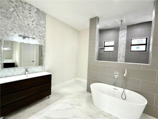 Cape Coral, 2006 21st St, Cape Coral, Florida 33993, image 2