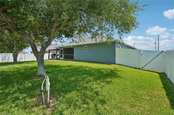 Cape Coral, 4317 40th Ter, Cape Coral, Florida 33993, image 2