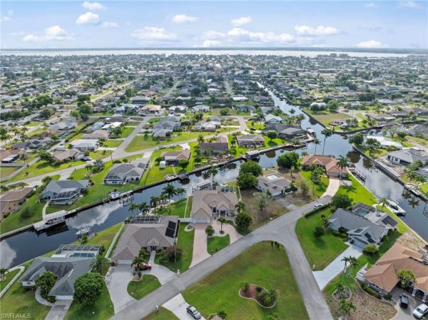Cape Coral, 3733 12th Pl, Cape Coral, Florida 33904, image 2