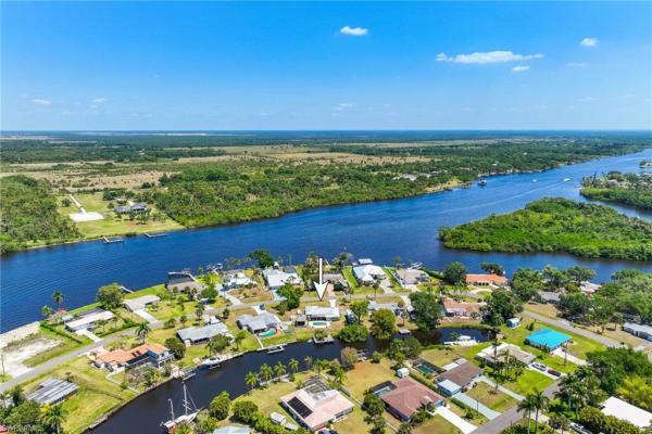 13821 River Forest Dr, Fort Myers, Florida 33905, image 3