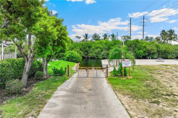 Island Park Woodlands, 17593 Moorfield Dr, Fort Myers, Florida 33908, image 2