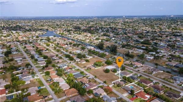 Cape Coral, 132 27th Ter, Cape Coral, Florida 33904, image 1