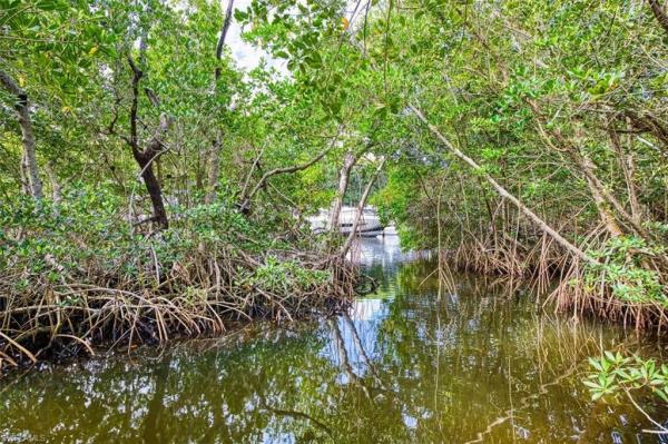 Town & River, 880 Deep Lagoon Ln, Fort Myers, Florida 33919, image 1