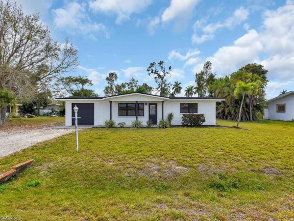 Fort Myers Villas, 2224 Aldridge Ave, Fort Myers, Florida 33907, image 1