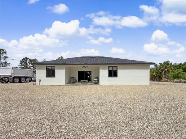 Lehigh Acres, 402 Thompson Ave, Lehigh Acres, Florida 33972, image 3