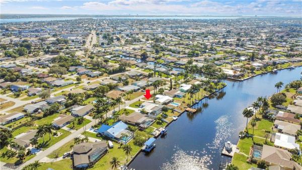 Cape Coral, 1221 43rd Ter, Cape Coral, Florida 33904, image 1