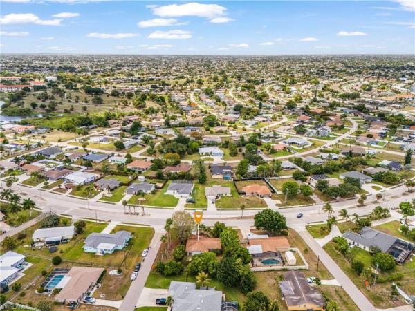 Cape Coral Residential, 4033 Country Club Blvd, Cape Coral, Florida 33904, image 3