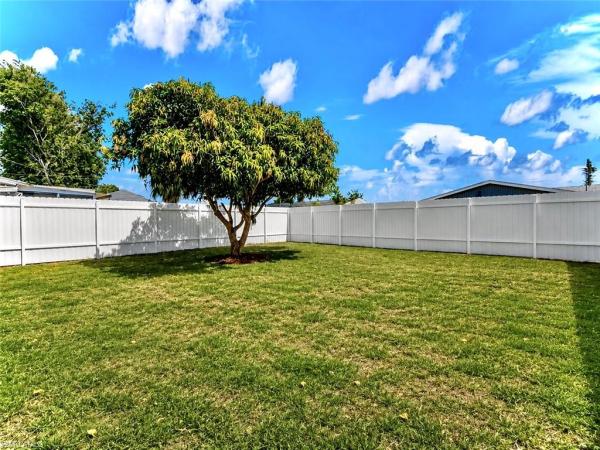 1116 Vineyard St, Lehigh Acres, Florida 33936, image 1