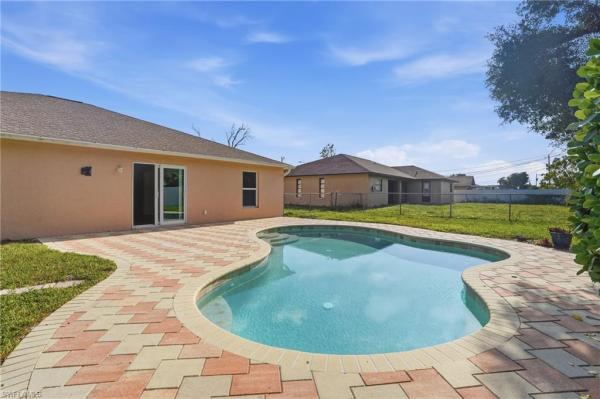 Cape Coral Residential, 2004 5th Ter, Cape Coral, Florida 33909, image 3
