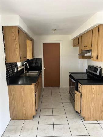 South Gate, 2571 Parkway St, Fort Myers, Florida 33901, image 2