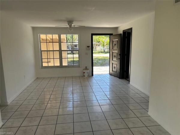 South Gate, 2571 Parkway St, Fort Myers, Florida 33901, image 1