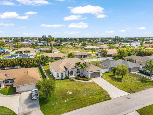 Cape Coral Residential, 423 17th Ter, Cape Coral, Florida 33990, image 3