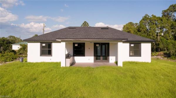 Lehigh Acres, 1421 Clark Ave, Lehigh Acres, Florida 33972, image 3