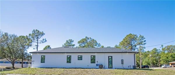 Lehigh Acres, 2915 W 49th St, Lehigh Acres, Florida 33971, image 2
