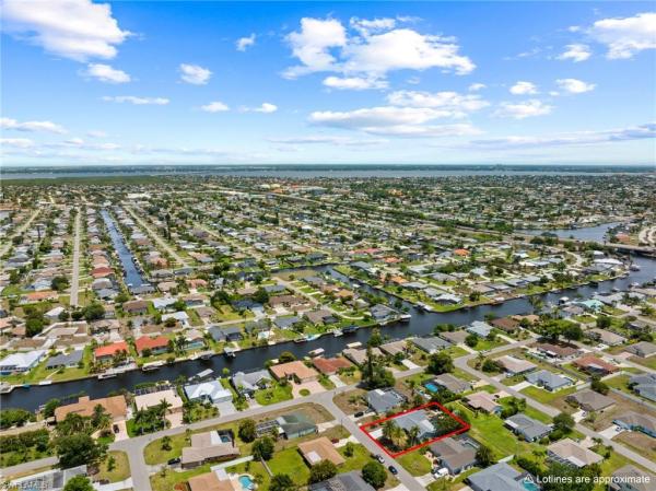 Cape Coral, 924 21st Ln, Cape Coral, Florida 33990, image 2