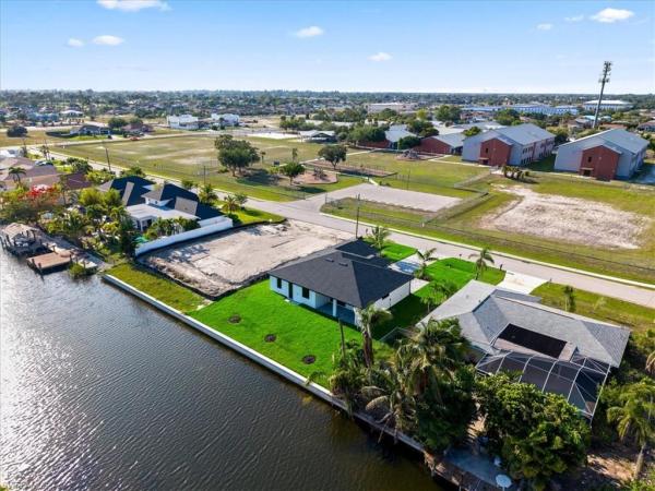 Cape Coral, 608 20th Ter, Cape Coral, Florida 33991, image 2