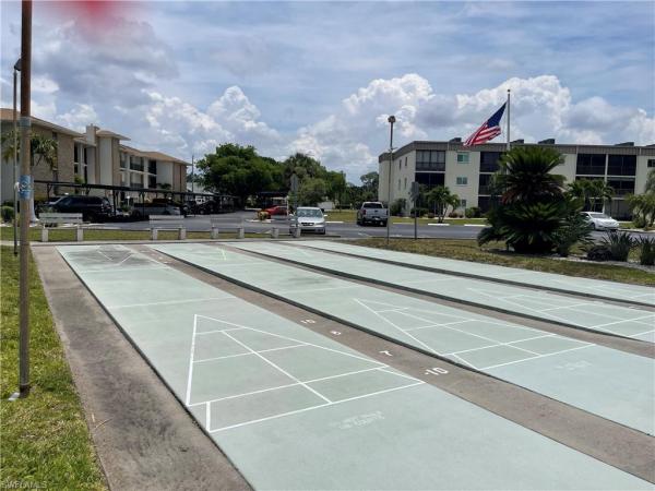Allerton House, 2079 Barkeley Ln #19, Fort Myers, Florida 33907, image 2