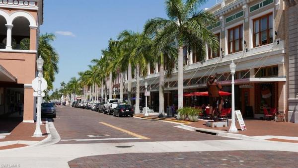 Sunset Cove, 5657 E Eichen Cir, Fort Myers, Florida 33919, image 2
