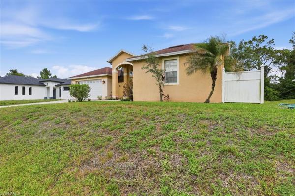 Lehigh Acres Residential, 711 S Crestline Ave, Lehigh Acres, Florida 33974, image 2