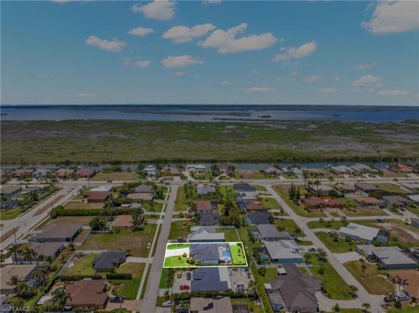 Cape Coral, 2827 32nd St, Cape Coral, Florida 33914, image 2