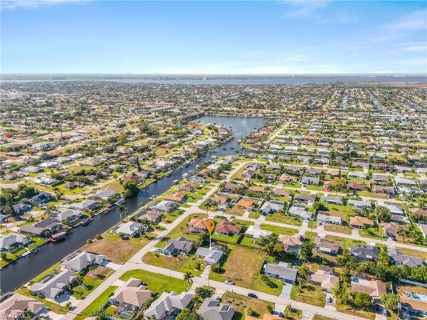 Cape Coral Residential, 210 43rd Ln, Cape Coral, Florida 33914, image 2