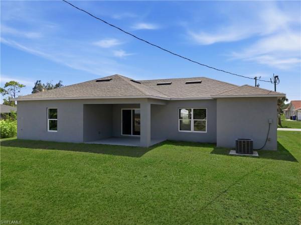 Lehigh Acres, 1406 Ford Cir, Lehigh Acres, Florida 33936, image 3