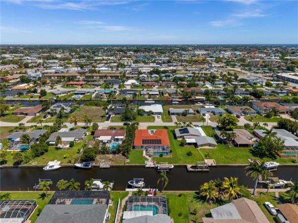Cape Coral, 1432 Venetian Ct, Cape Coral, Florida 33904, image 1