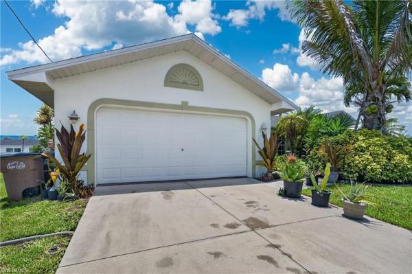 Gator Circle, 3437 9th Pl, Cape Coral, Florida 33909, image 2