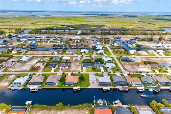 Cape Coral Residential, 437 38th Pl, Cape Coral, Florida 33993, image 2