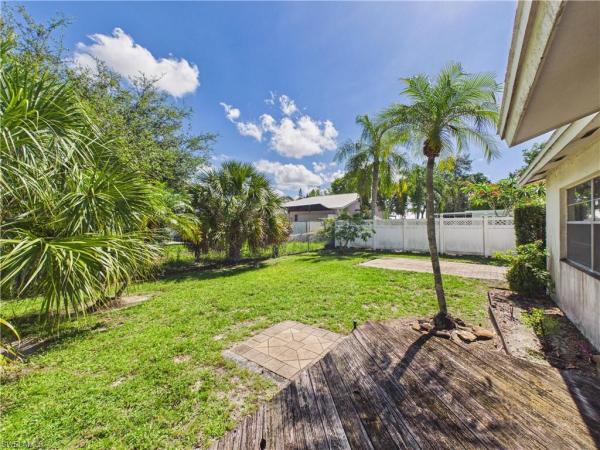 Poinciana Village, 3067 Buena Vista Ln, Naples, Florida 34105, image 1