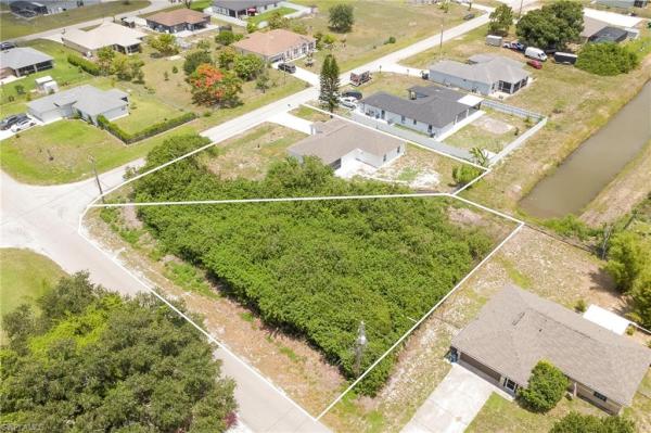 Lehigh Acres, 902 Adeline Ave, Lehigh Acres, Florida 33971, image 3