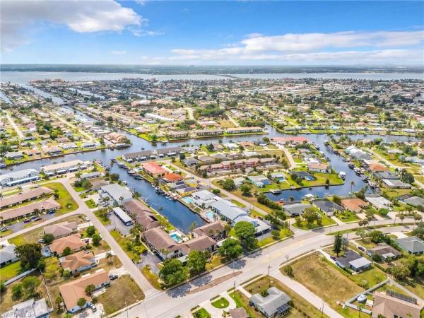 Katova Winds, 3935 Country Club Blvd #22, Cape Coral, Florida 33904, image 3